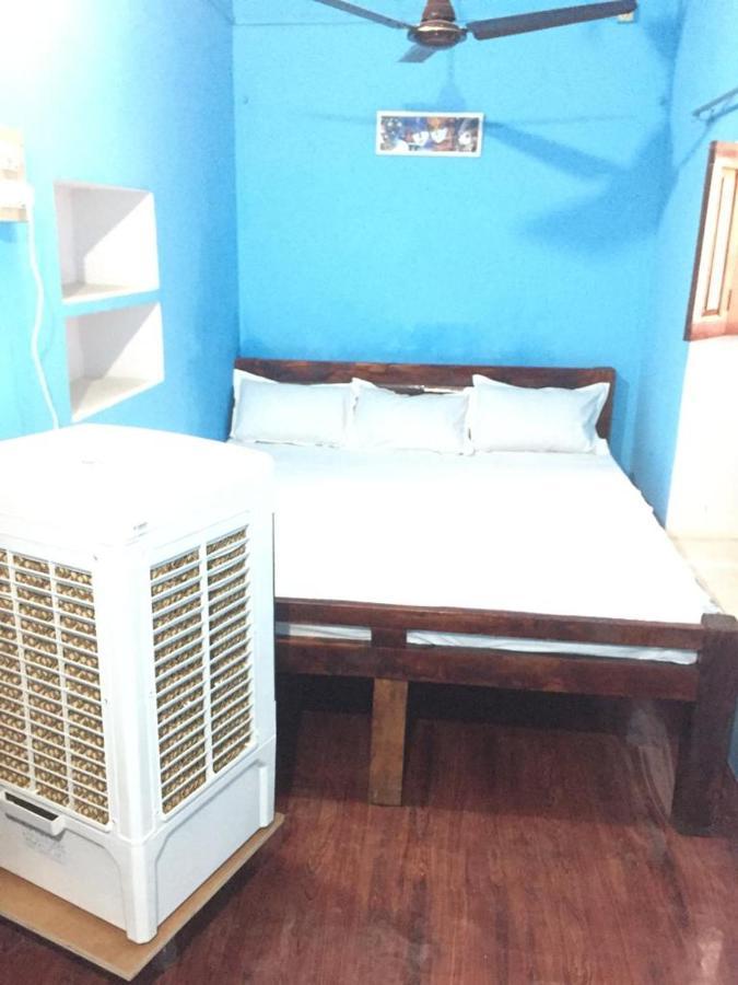 Sankardev Guest House D24 35 Варанаси Екстериор снимка