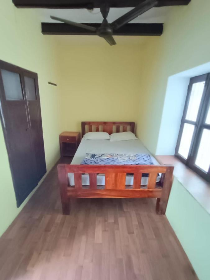 Sankardev Guest House D24 35 Варанаси Екстериор снимка