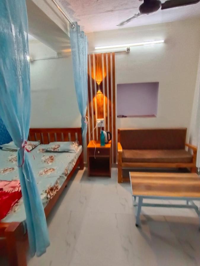 Sankardev Guest House D24 35 Варанаси Екстериор снимка