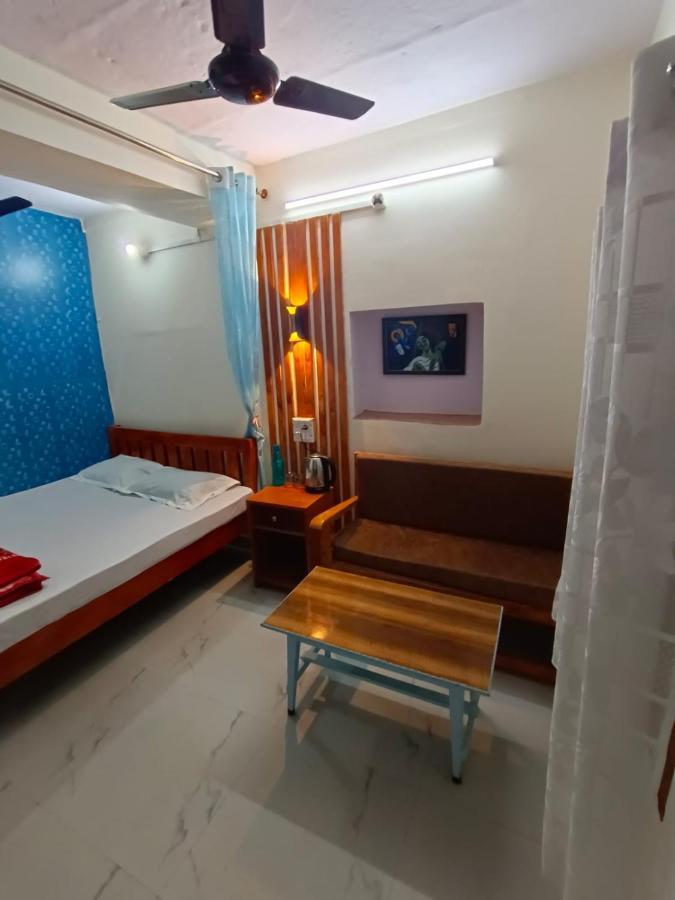 Sankardev Guest House D24 35 Варанаси Екстериор снимка